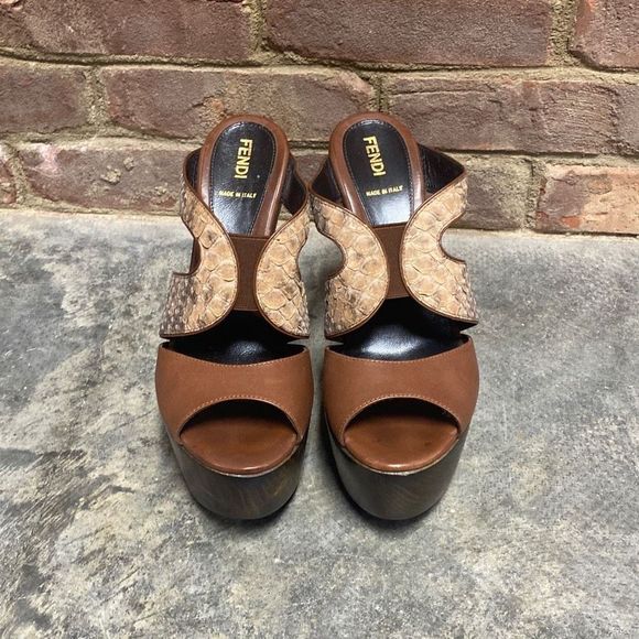 Fendi Embossed Brown Leather Slide Platform Heel Sandal Size 38 - Picture 3 of 11